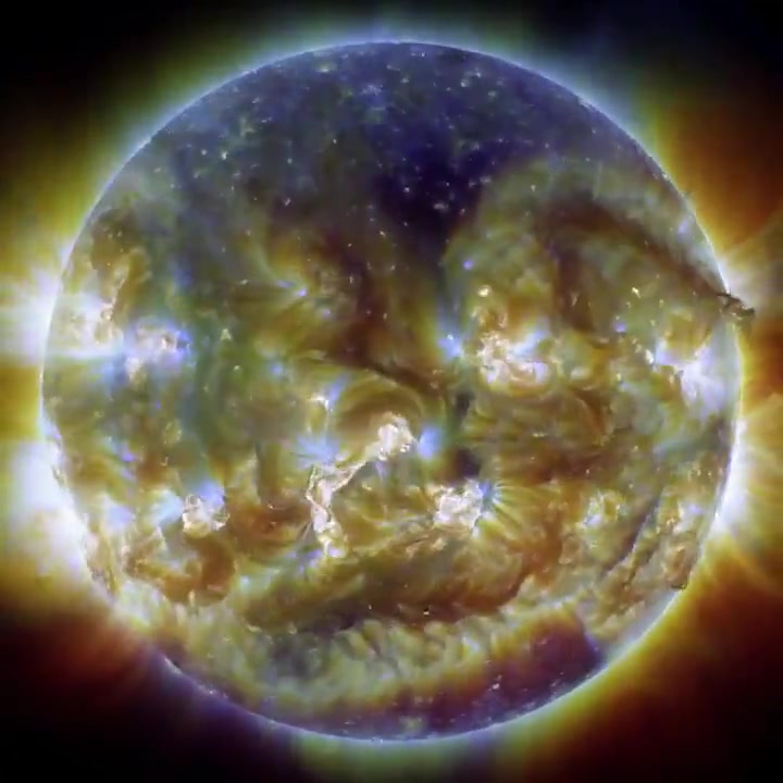 Солнце в экстремальном ультрафиолетовом диапазоне 