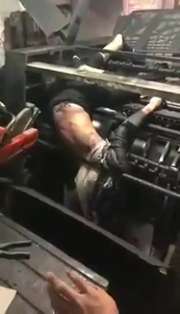 Попал в станок.