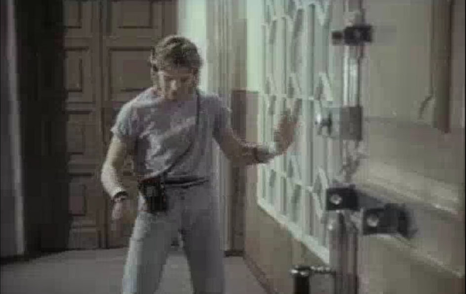 "Она с метлой, он в черной шляпе". Владимир Пресняков