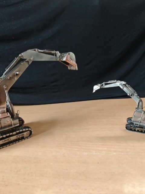 Экскаватор танцует